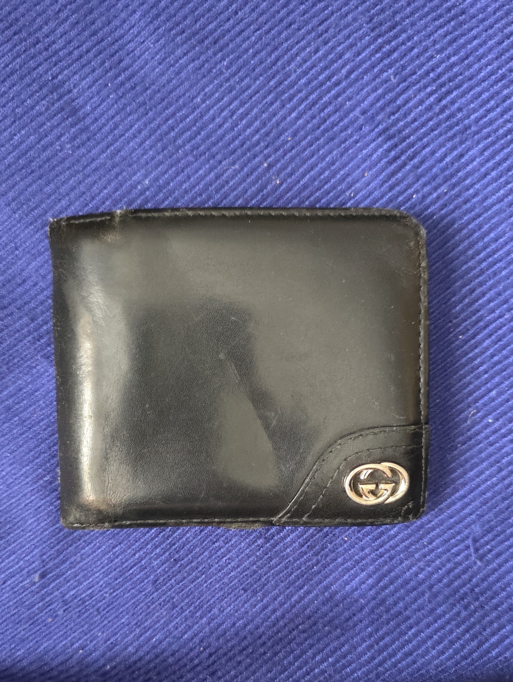 Gucci Black Leather Men's Wallet with Gold Interlocking G